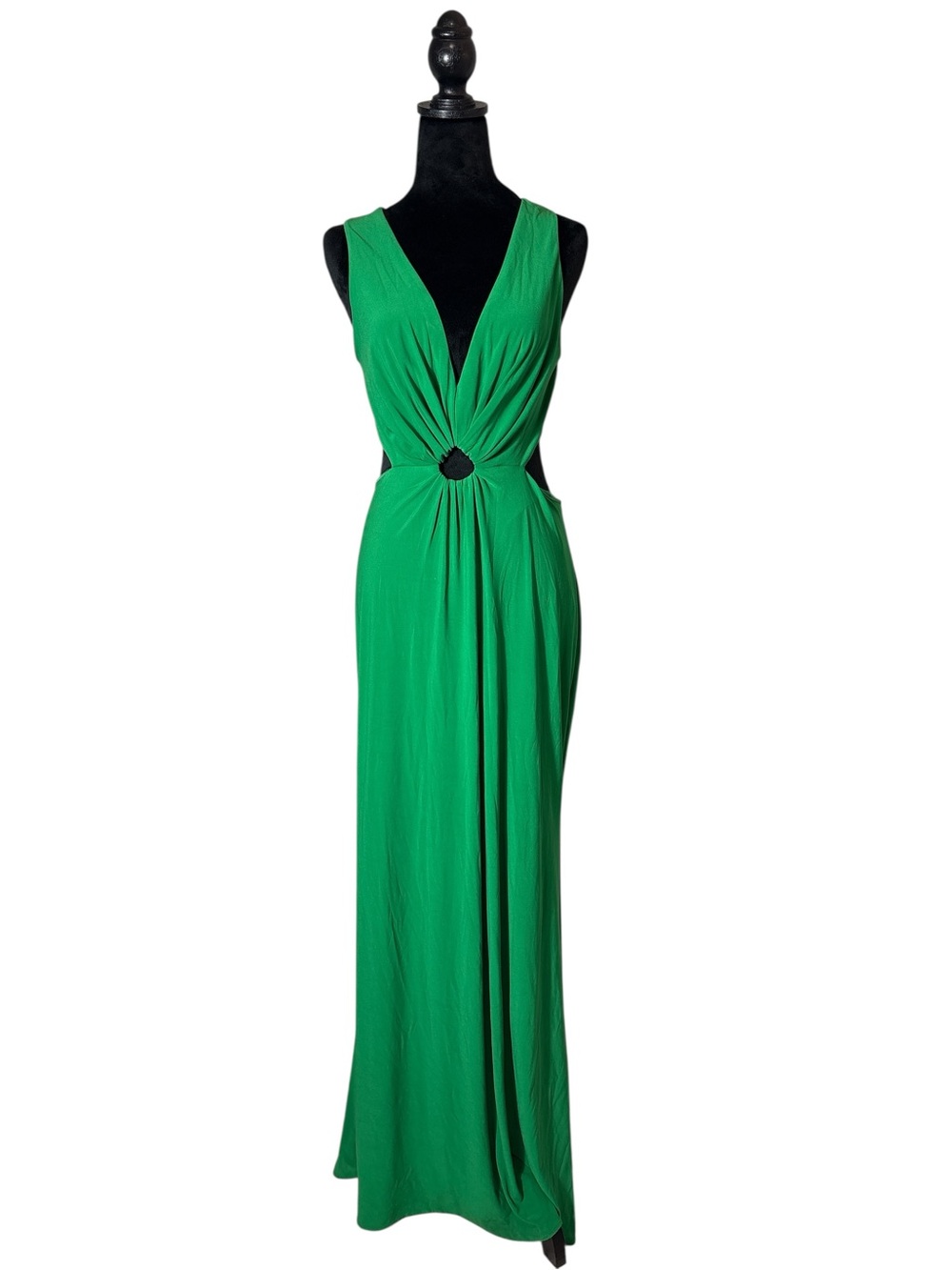 Betsy & Adam Cutout O-Ring Gown in Green Size 6